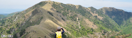 岩倉の剣山の稜線の写真