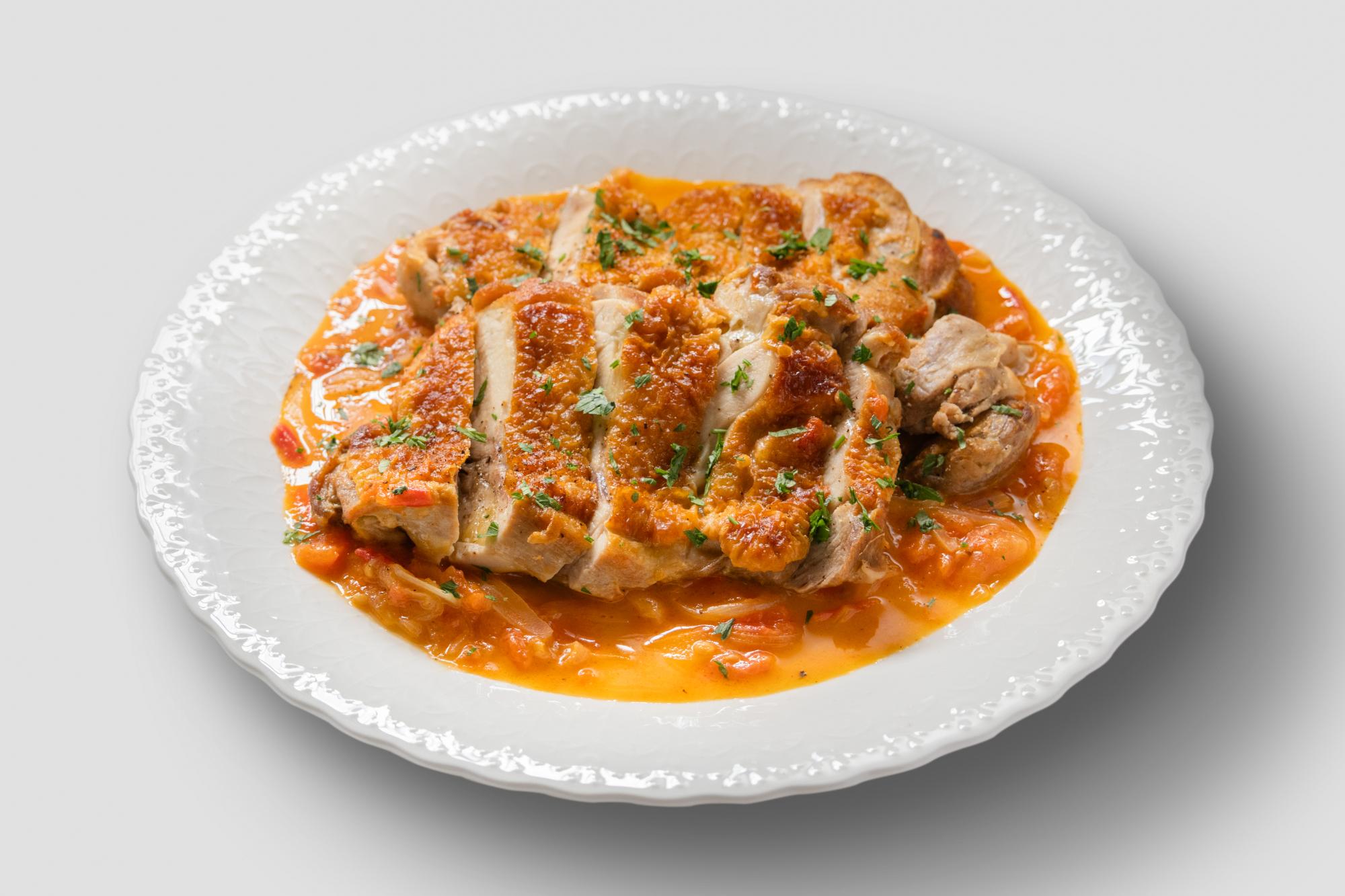 鶏モモ肉の甘酸っぱいトマト煮込み