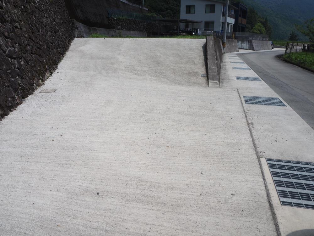 1-21の土地の進入路と道路
