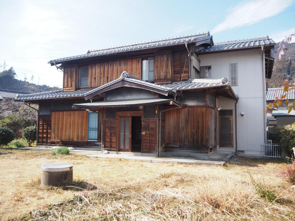 物件の外観正面写真