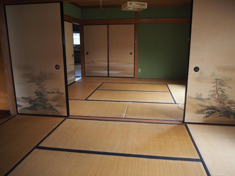 二間続きの和室の写真