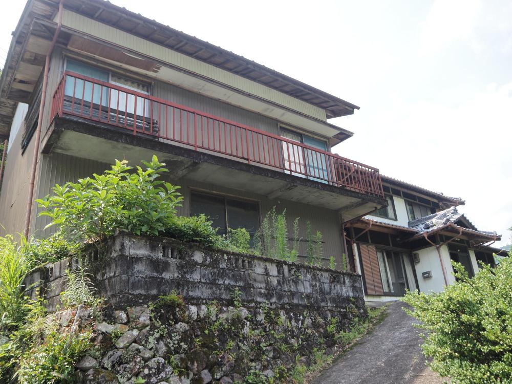 2階建て倉庫の写真