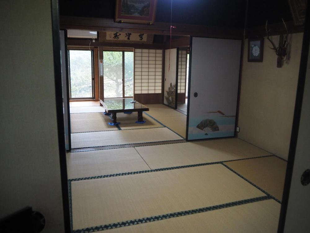 二間続きの和室の写真