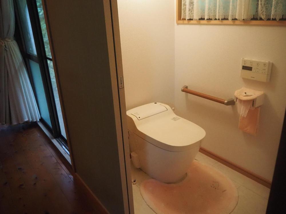 リフォームされた洋式トイレの写真